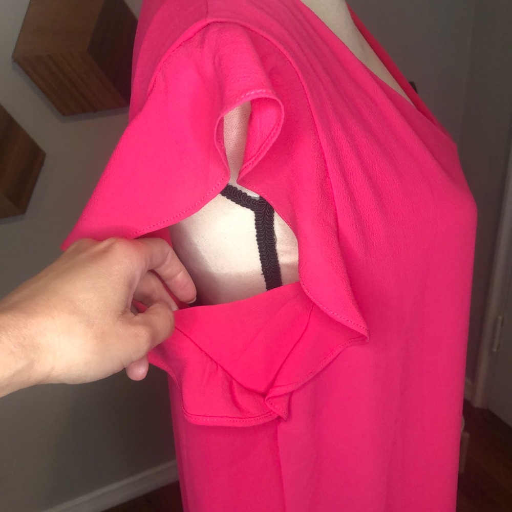 ROSE & OLIVE RUFFLE SLEEVES V-NECK DRESS - Picture 5 of 6